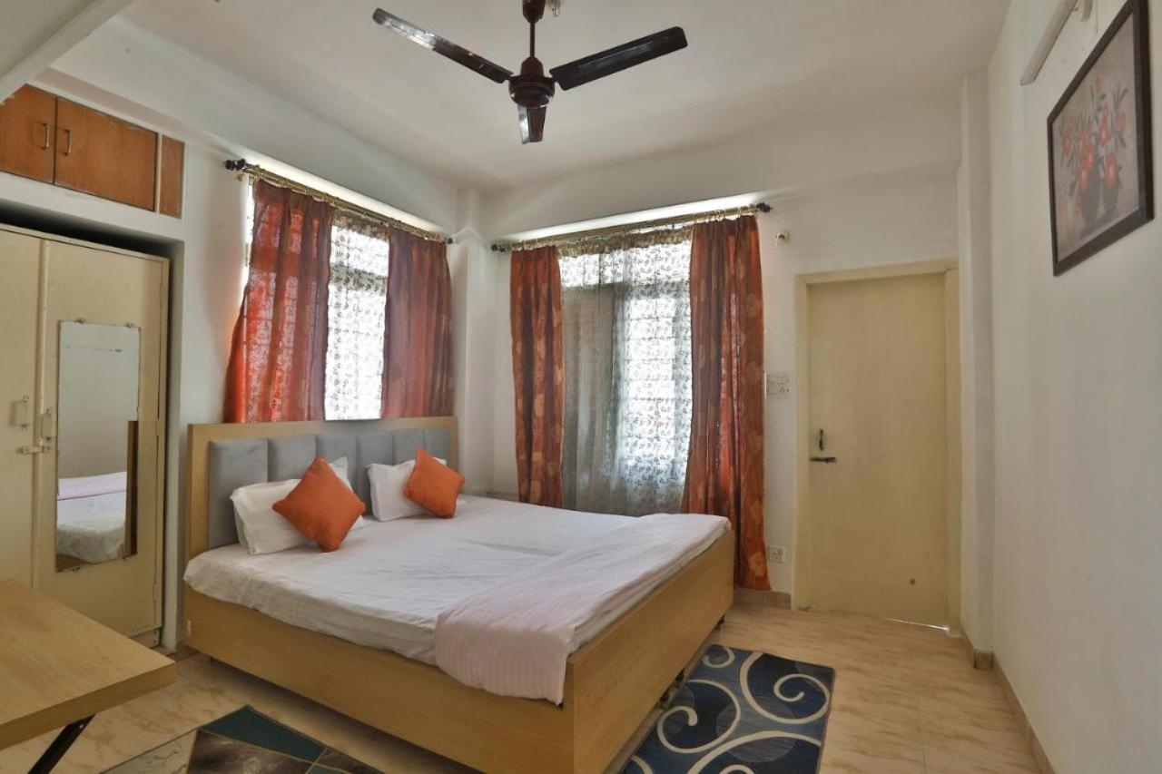 Ap Suite - By Ap Villa'S And Resort'S Ujjain Eksteriør billede