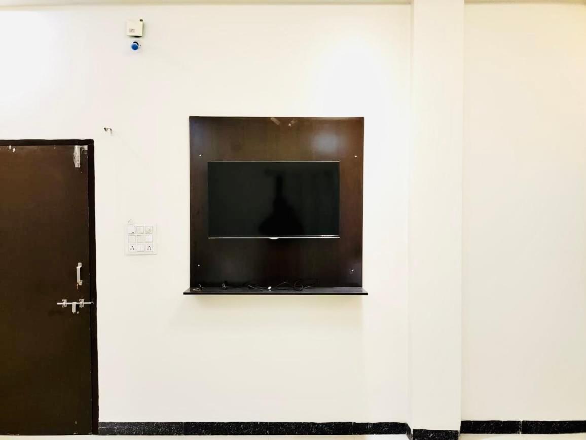 Ap Suite - By Ap Villa'S And Resort'S Ujjain Eksteriør billede