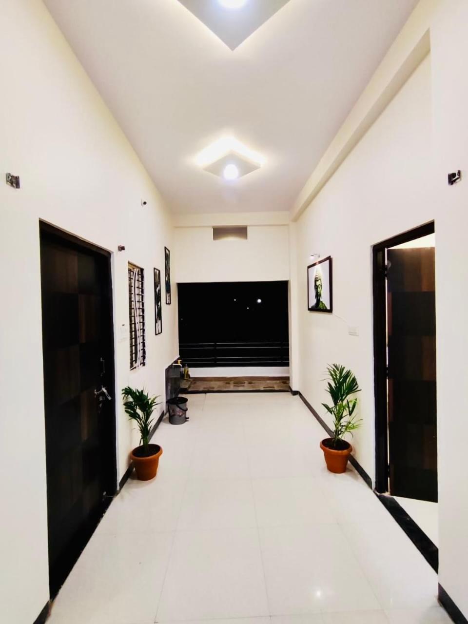 Ap Suite - By Ap Villa'S And Resort'S Ujjain Eksteriør billede