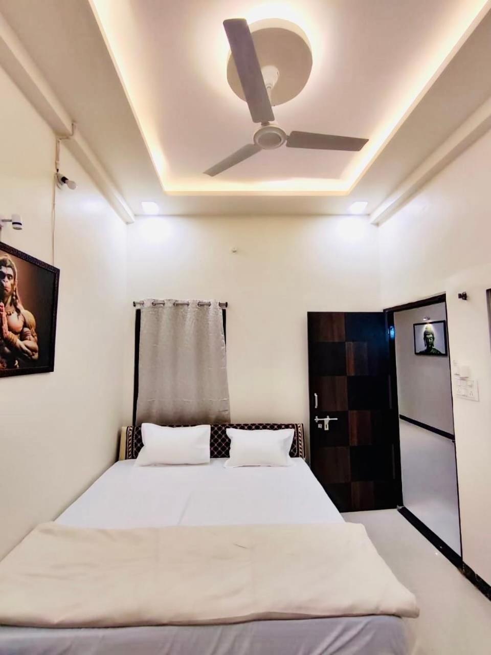 Ap Suite - By Ap Villa'S And Resort'S Ujjain Eksteriør billede